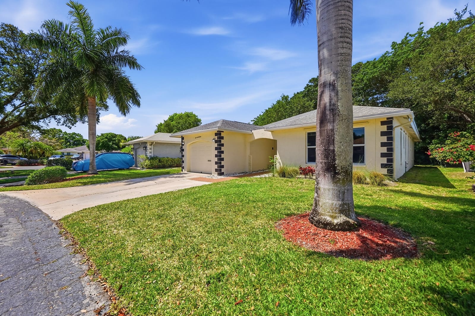 321 Del Rio Boulevard, Boca Raton, FL 33432 photo 2