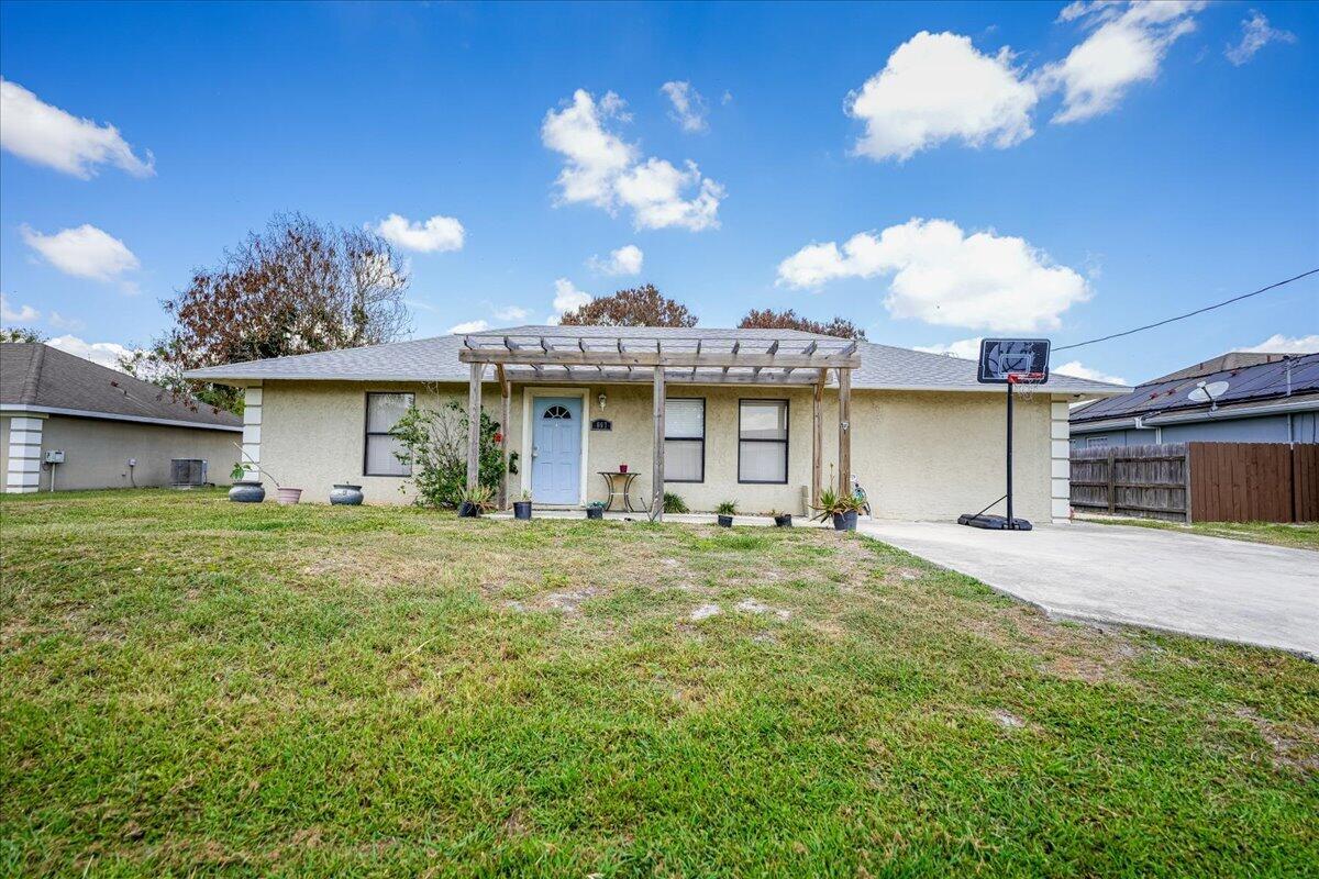 667 SE Faith Terrace, Port St. Lucie, FL 34983, Port St Lucie