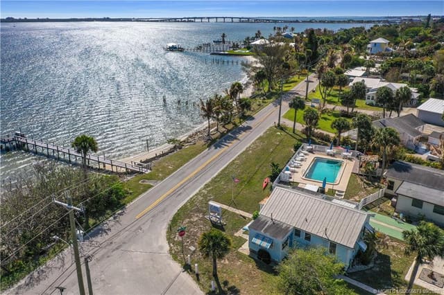 4736 NE Blue Heron Lane, Jensen Beach, FL 34957