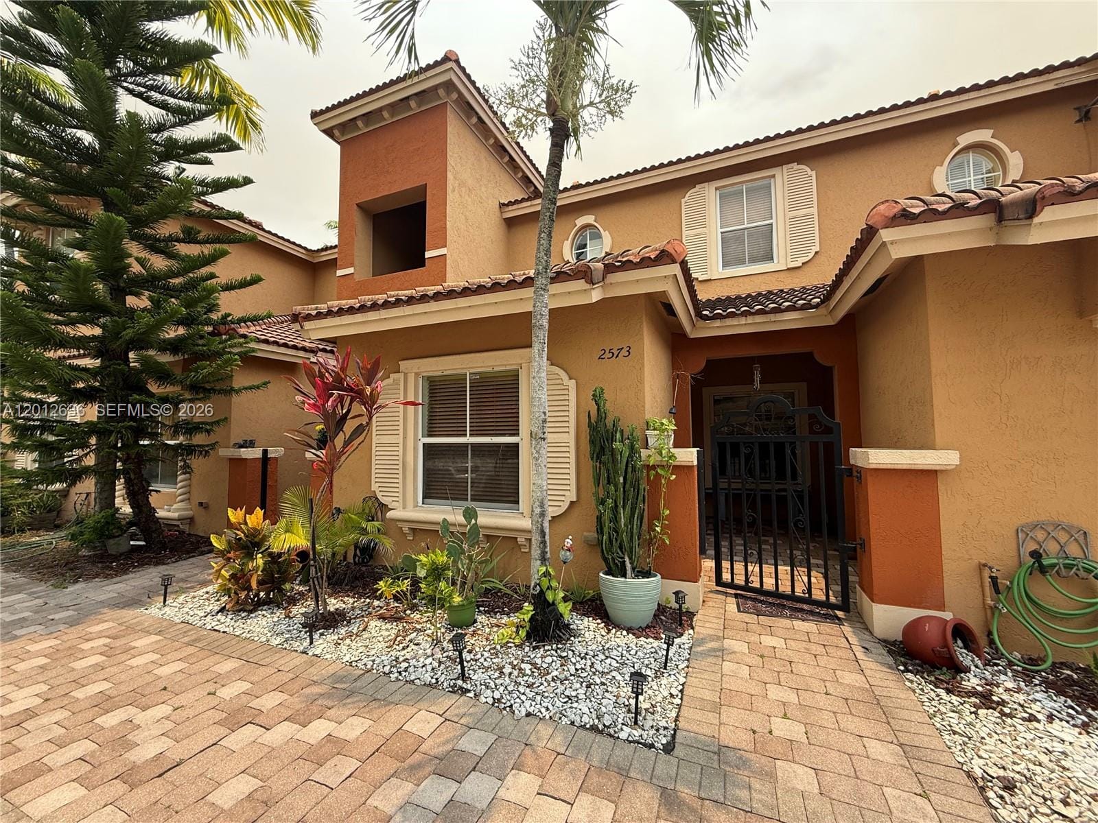 2573 SW 121st Terrace 2003 — photo 1