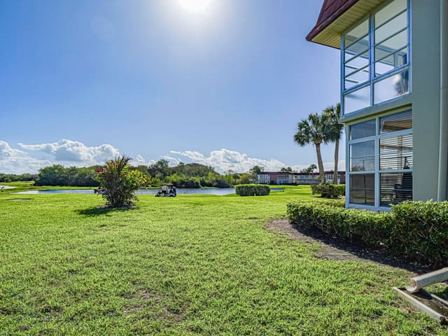 67 Royal Oak Drive 206, Vista Royale, Vero Beach, FL
