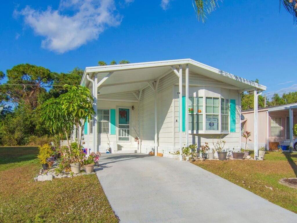 8 Novedades, Port St. Lucie, FL 34952 photo 5