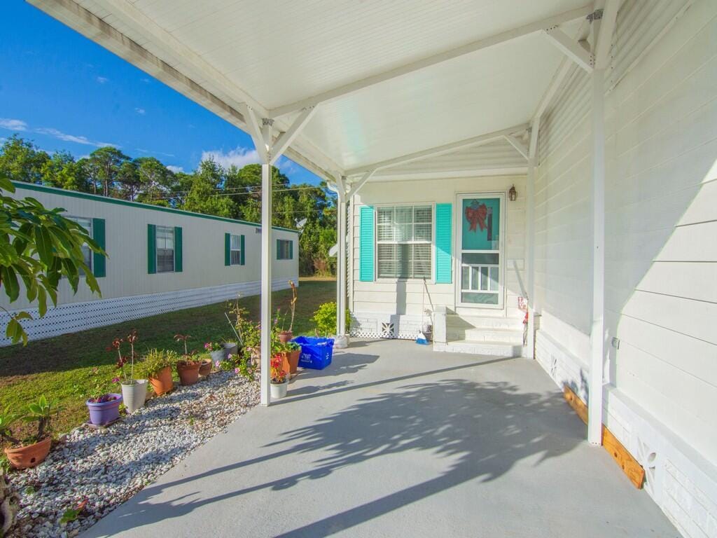 8 Novedades, Port St. Lucie, FL 34952 photo 7