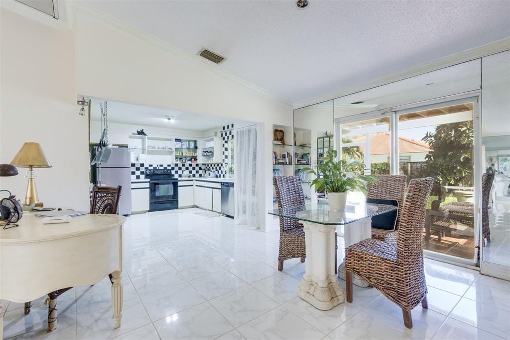 16841 Royal Poinciana Drive — photo 3