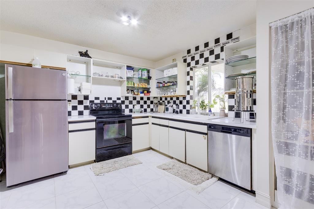 16841 Royal Poinciana Drive — photo 9
