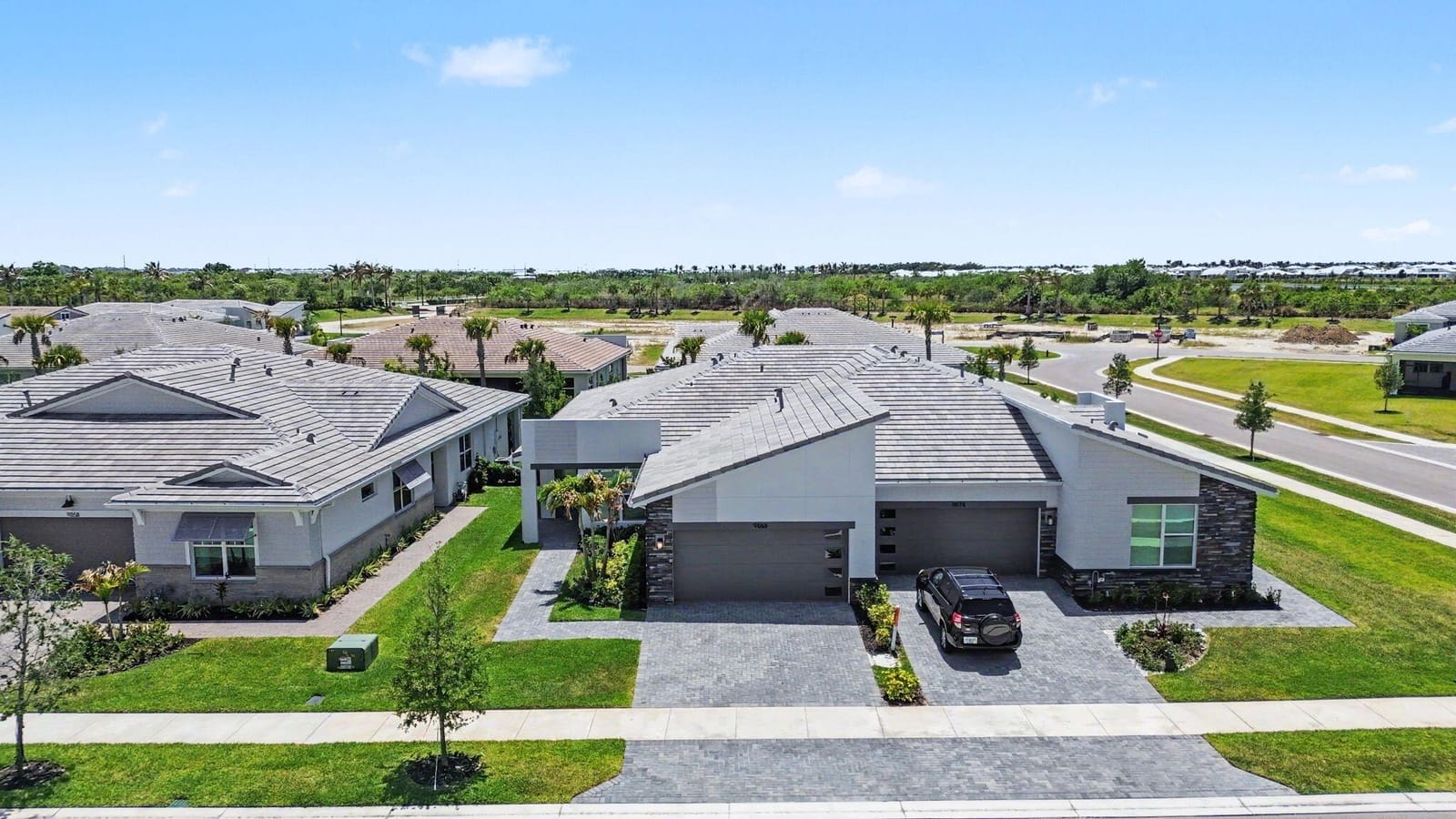 9866 SW Veronese Drive — photo 2
