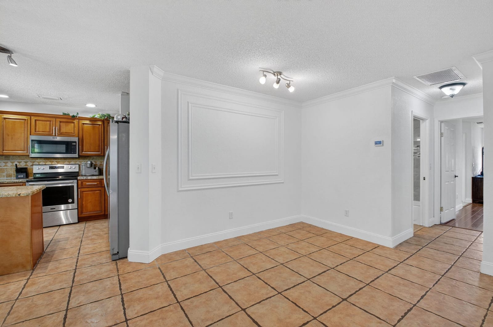 9667 Sunny Isle Circle, Boca Raton, FL 33428 photo 11