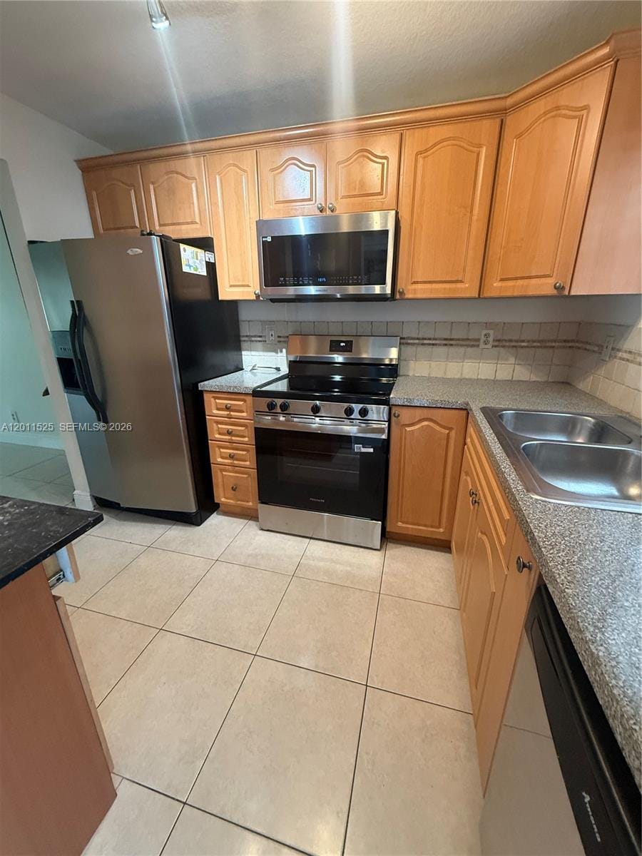 5080 SW 64th Avenue 104 — photo 5