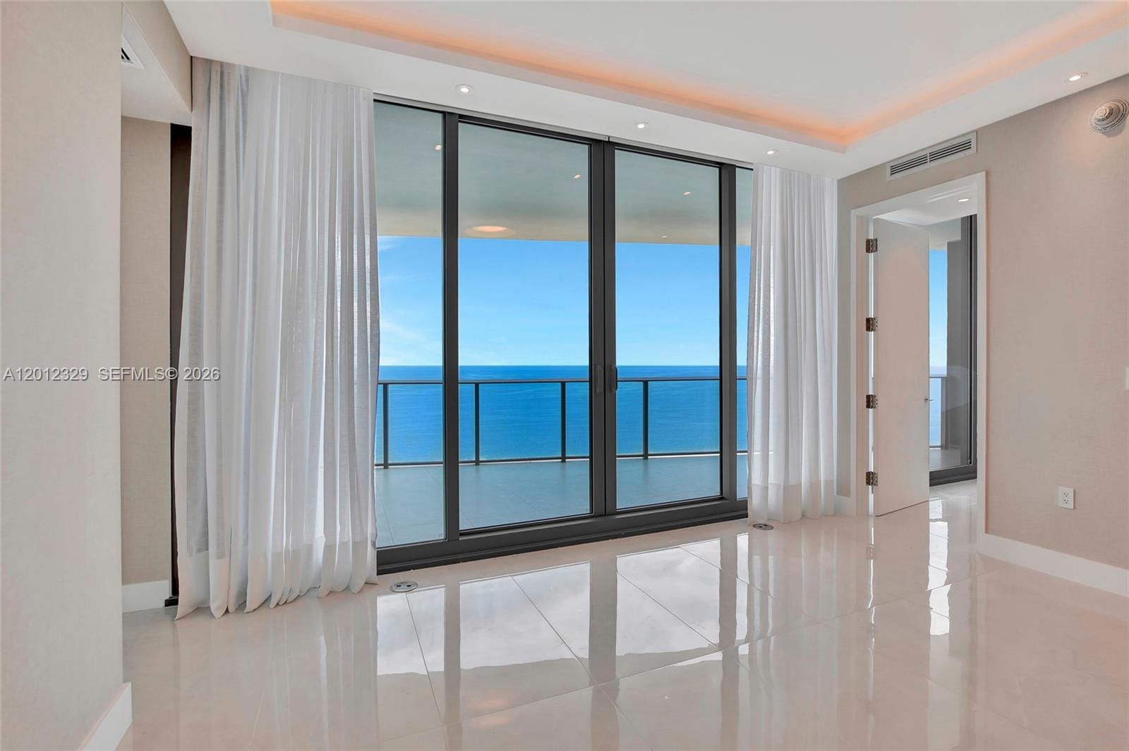 15701 Collins Avenue 3804, Sunny Isles Beach, FL 33160 photo 4