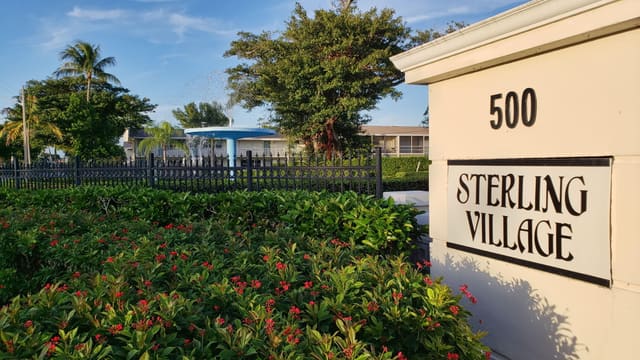 600 Horizon W 207, sold in Sterling Village, Boynton Beach, FL