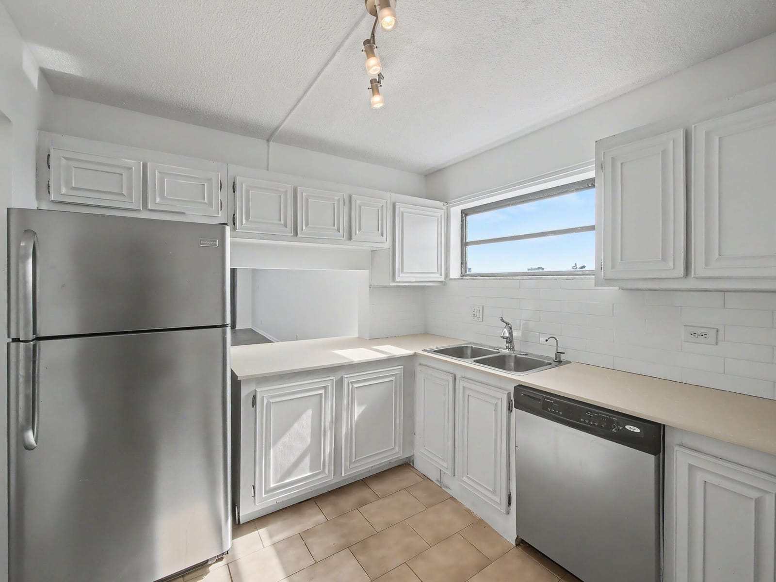 4800 Bayview Drive 606, Fort Lauderdale, FL 33308 photo 7