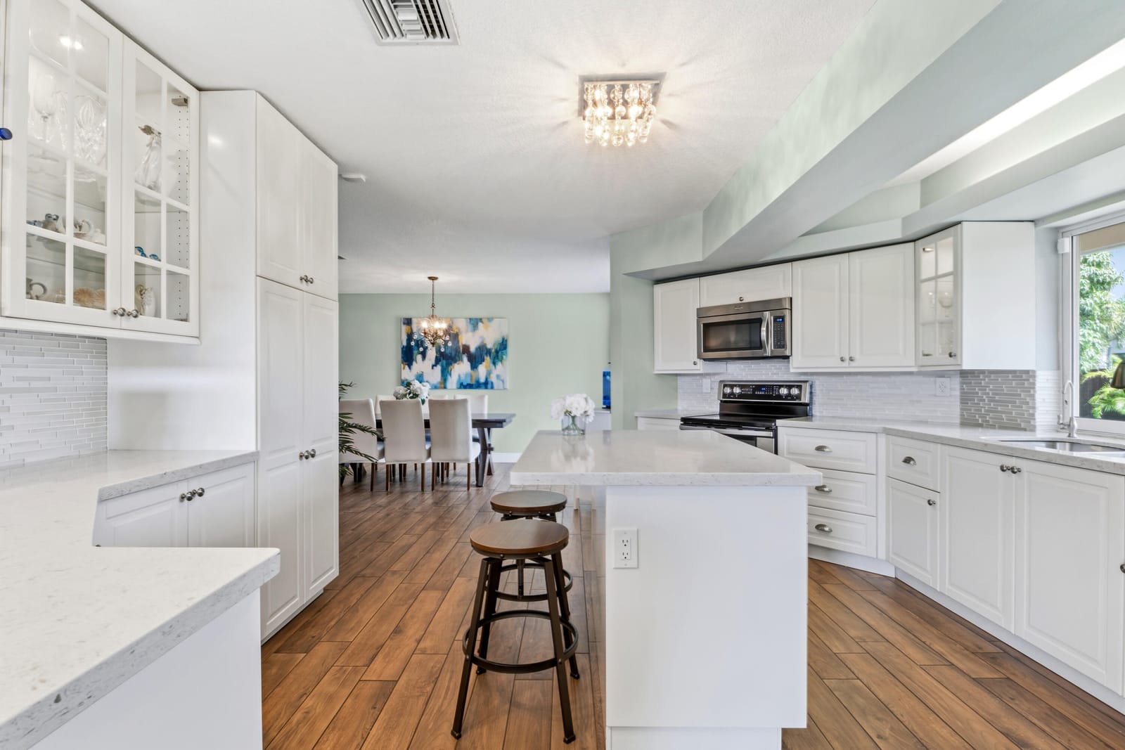 4886 Acorn Drive — photo 8