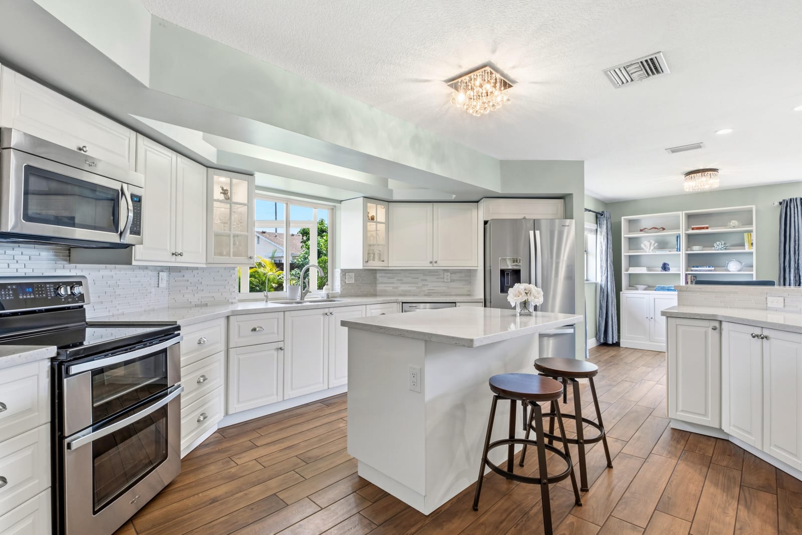 4886 Acorn Drive — photo 9