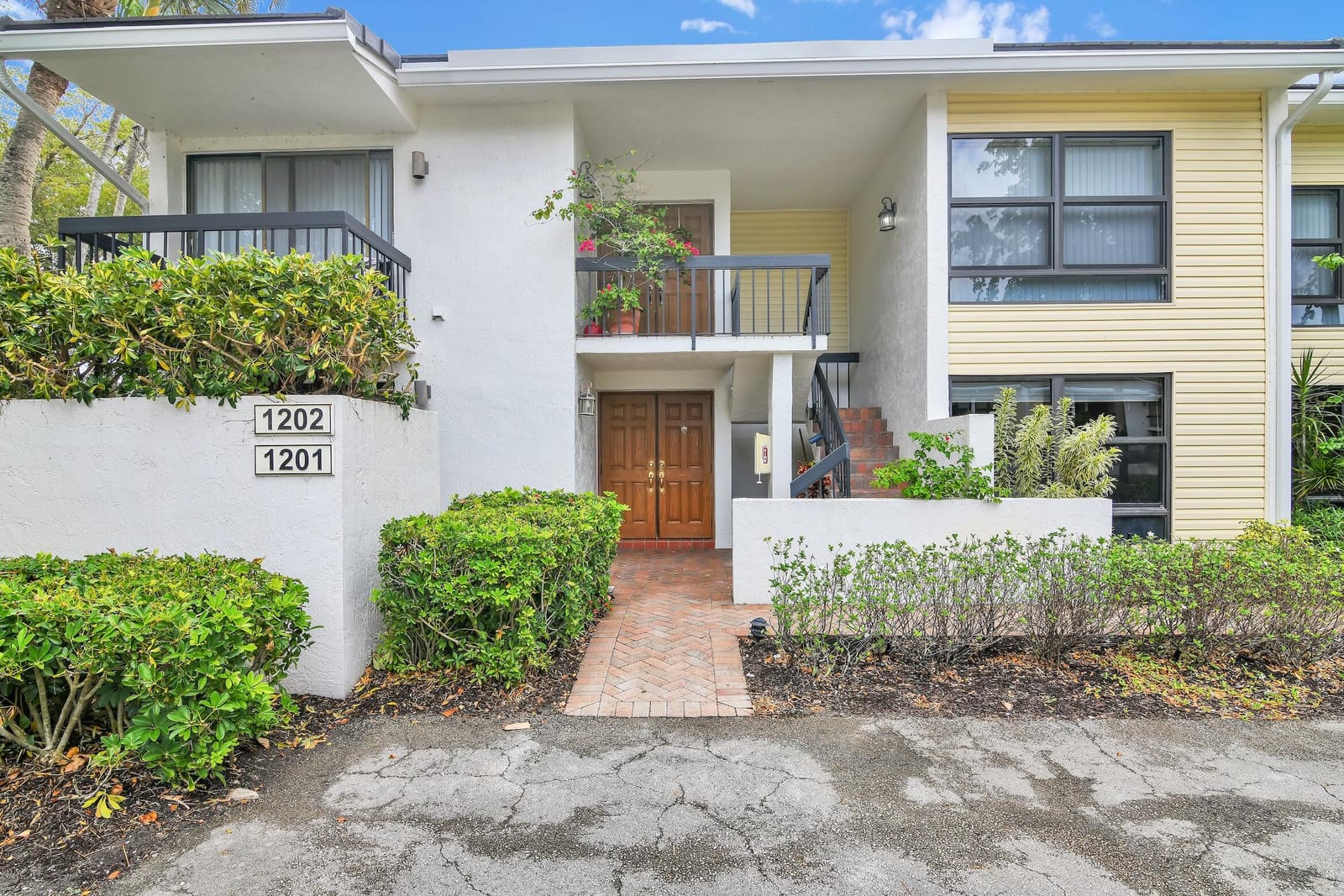6760 Willow Wood Drive 1201 — photo 2