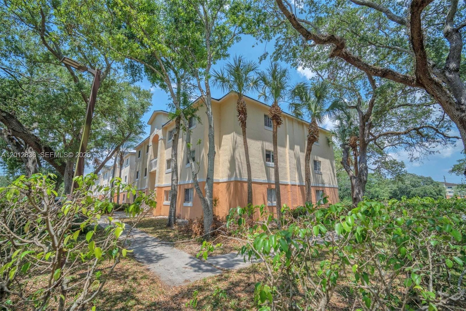 3690 N 56th Avenue 903, Hollywood, FL 33021 photo 2