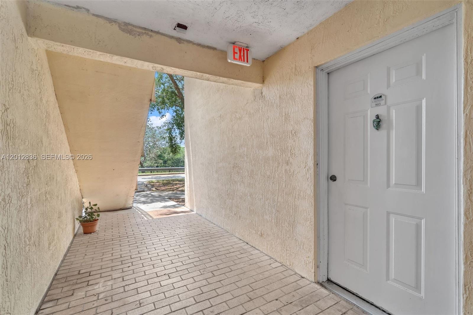 3690 N 56th Avenue 903, Hollywood, FL 33021 photo 4