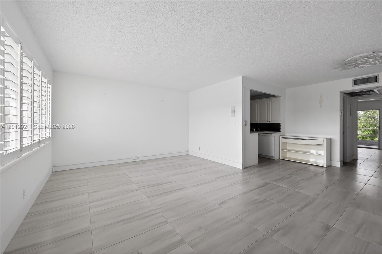 3023 Cambridge B 3023, Deerfield Beach, FL 33442 photo 5
