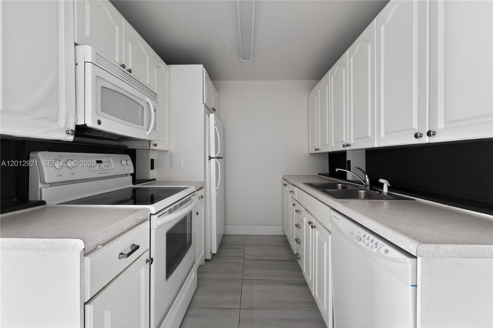3023 Cambridge B 3023, Deerfield Beach, FL 33442 photo 7