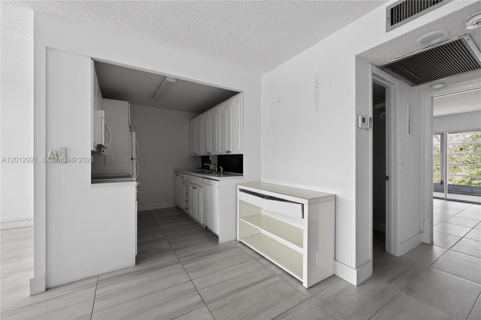3023 Cambridge B 3023, Deerfield Beach, FL 33442 photo 8