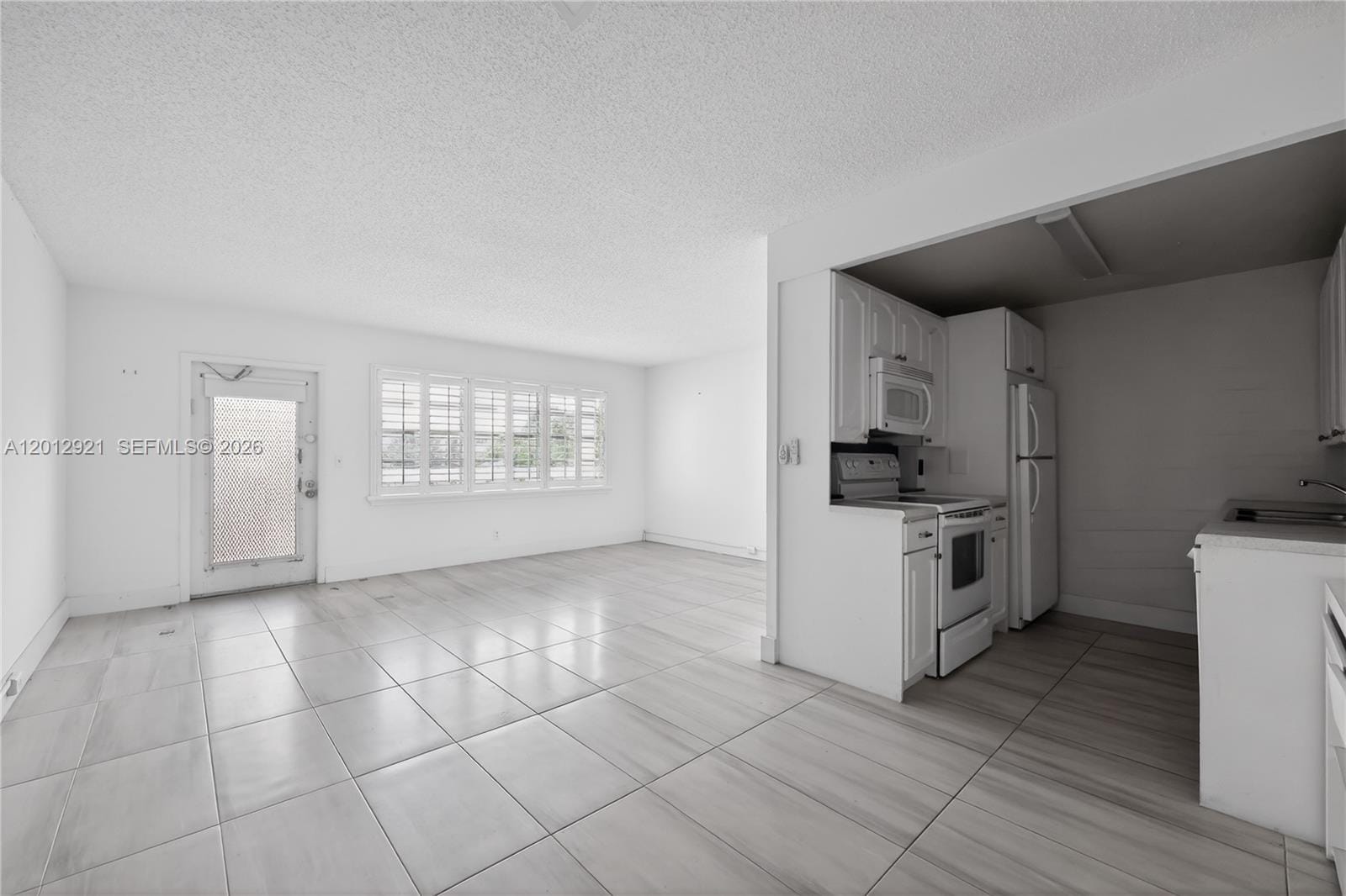 3023 Cambridge B 3023, Deerfield Beach, FL 33442 photo 10