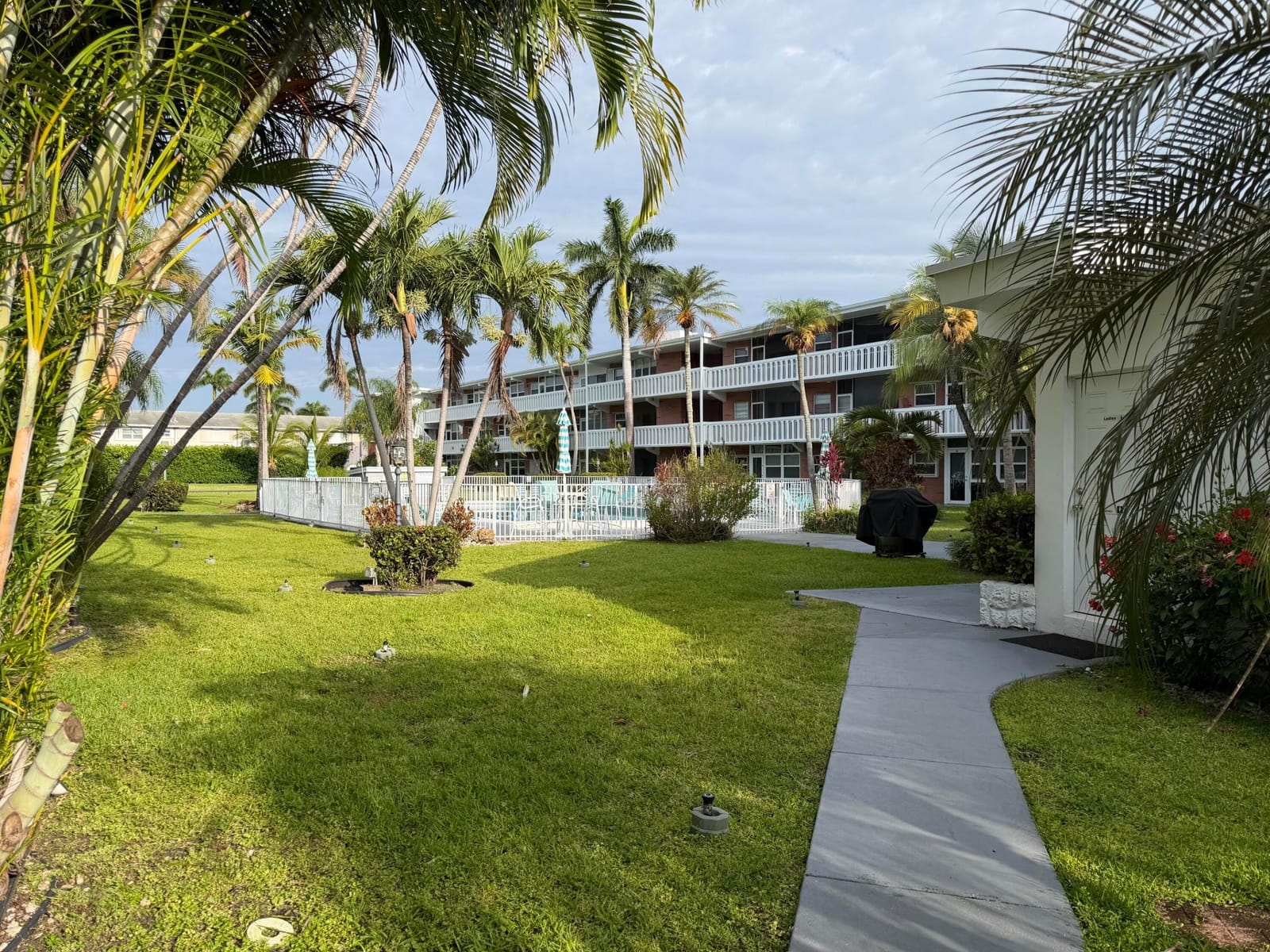 161 NE 10th Avenue 12b, Hallandale Beach, FL 33009 photo 2