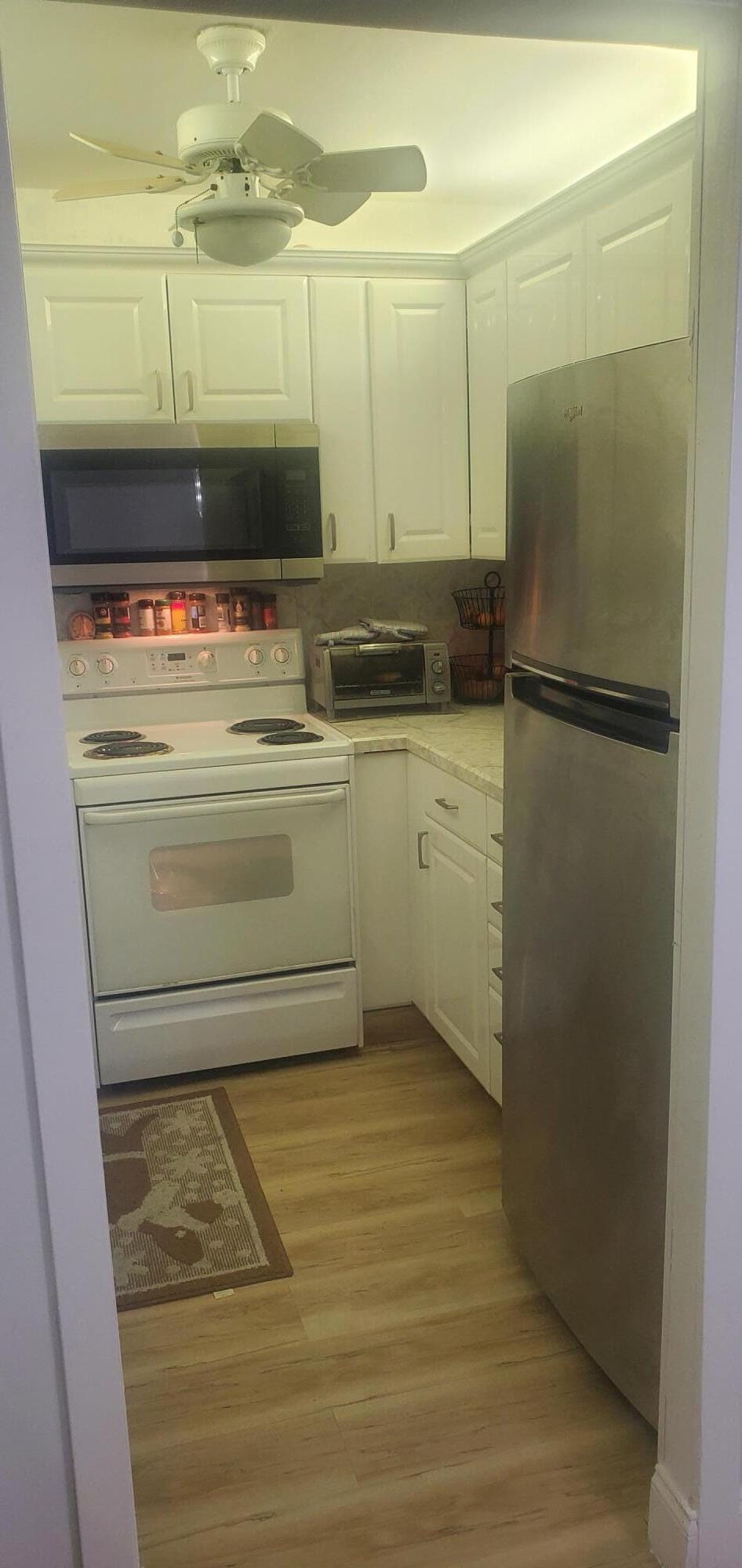390 Fanshaw J — photo 4