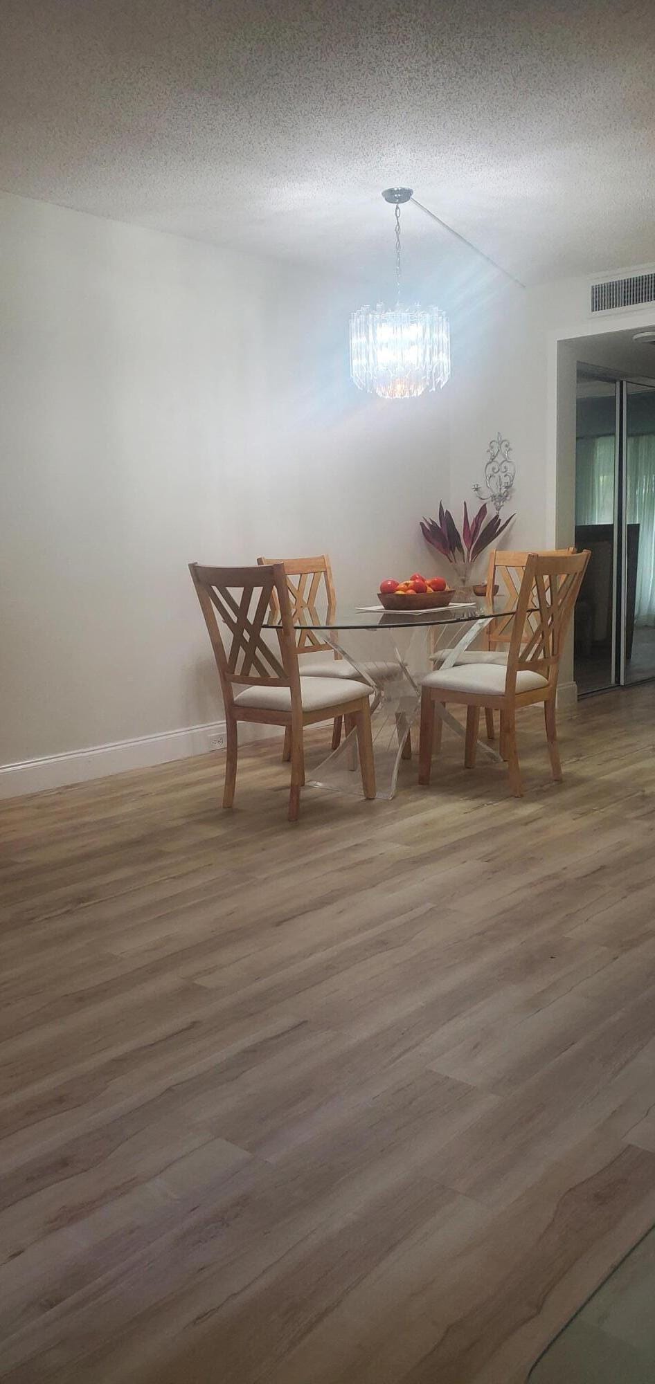 390 Fanshaw J — photo 7