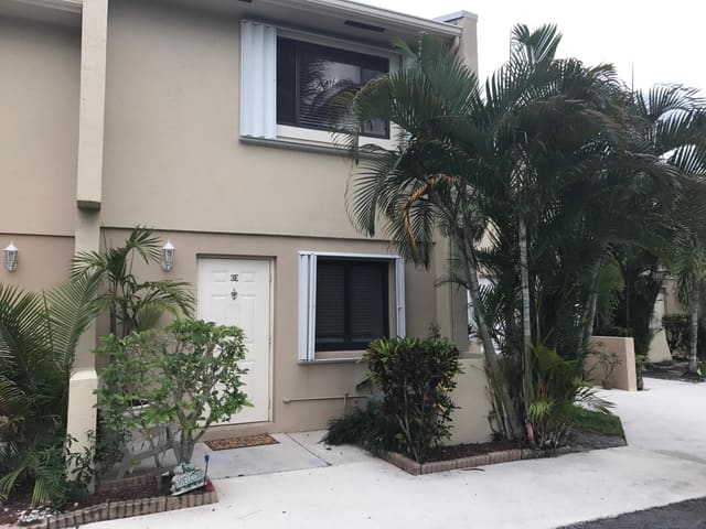 139 Sparrow Drive 3e, Royal Palm Beach, FL 33411