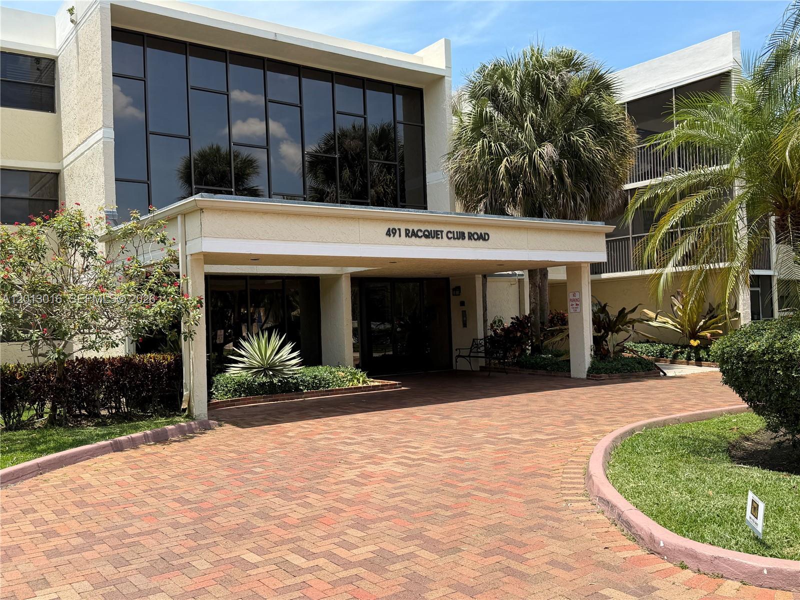 491 Racquet Club Road 312, Weston, FL 33326, Weston