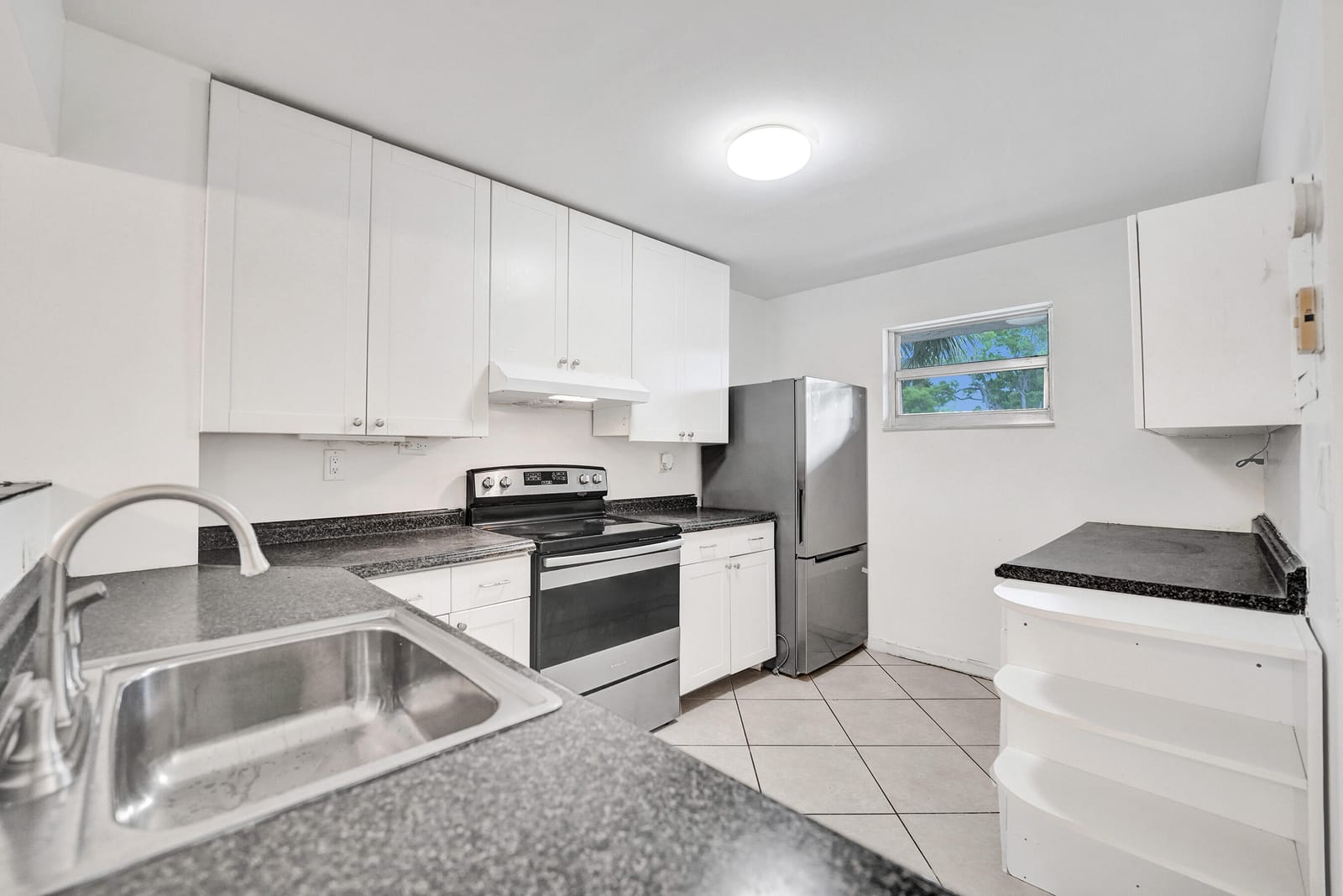 1100 NW 87th Avenue 208 — photo 3