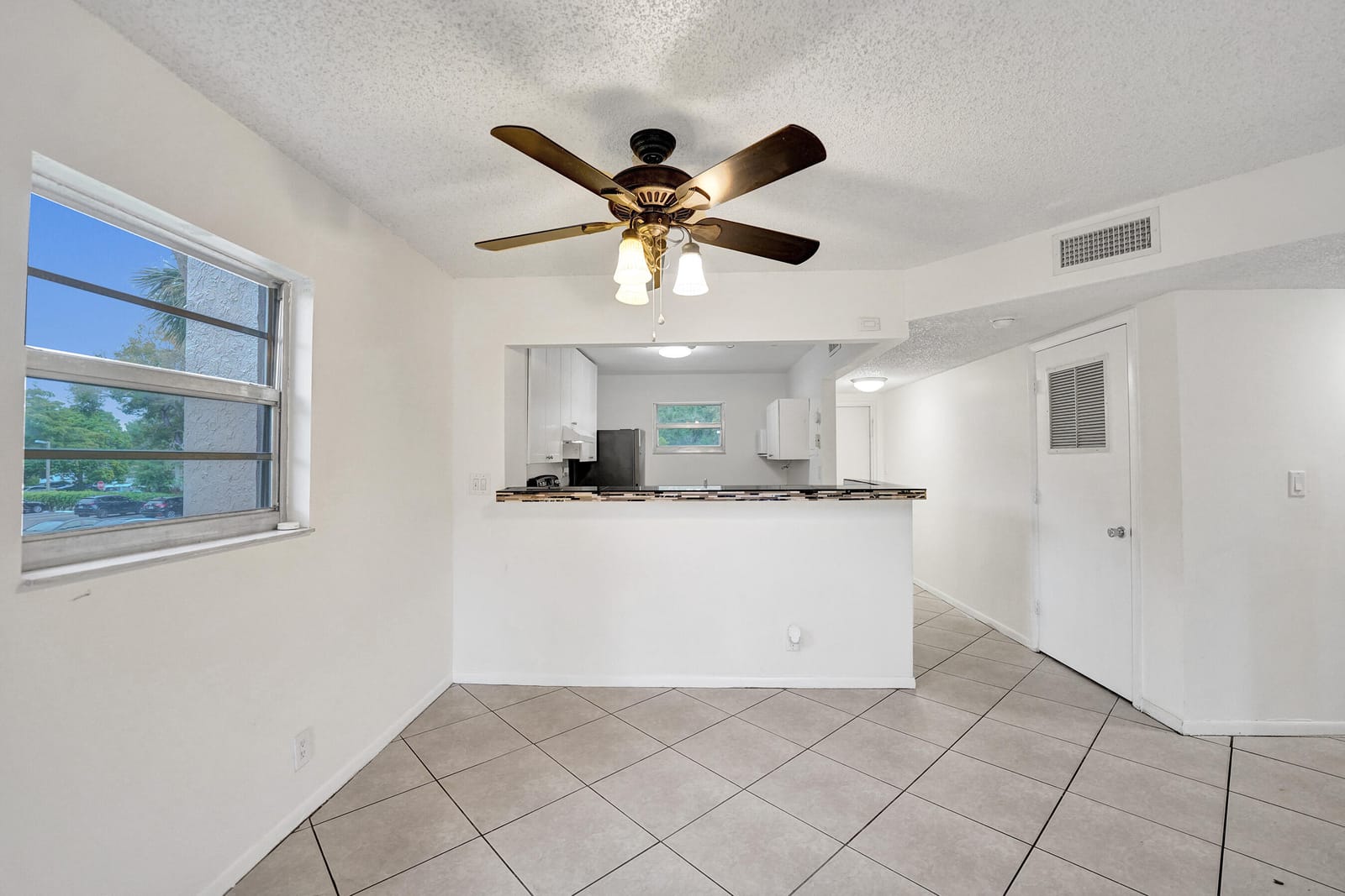 1100 NW 87th Avenue 208 — photo 4