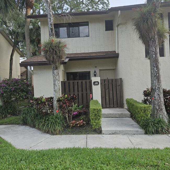 7620 NW 79th Avenue J8, Tamarac, FL 33321, Tamarac