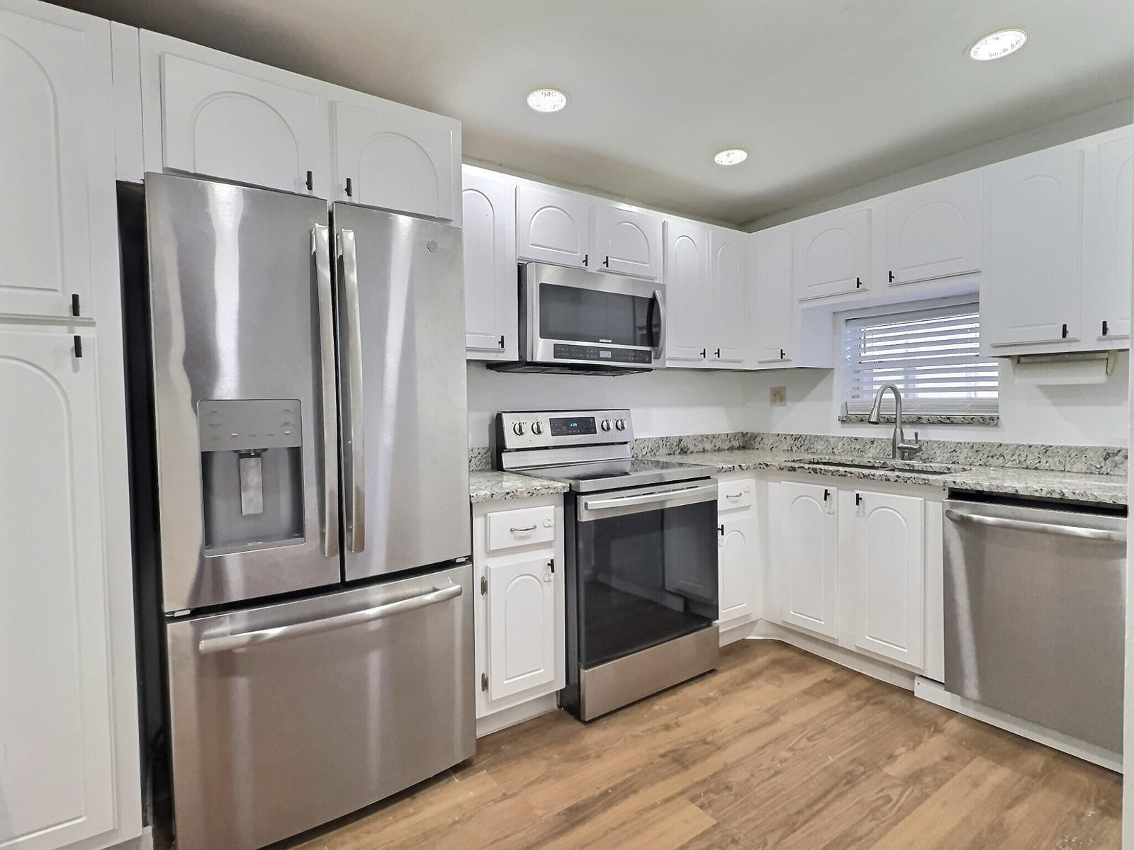 400 S Hollybrook Drive 202, Pembroke Pines, FL 33025 photo 2