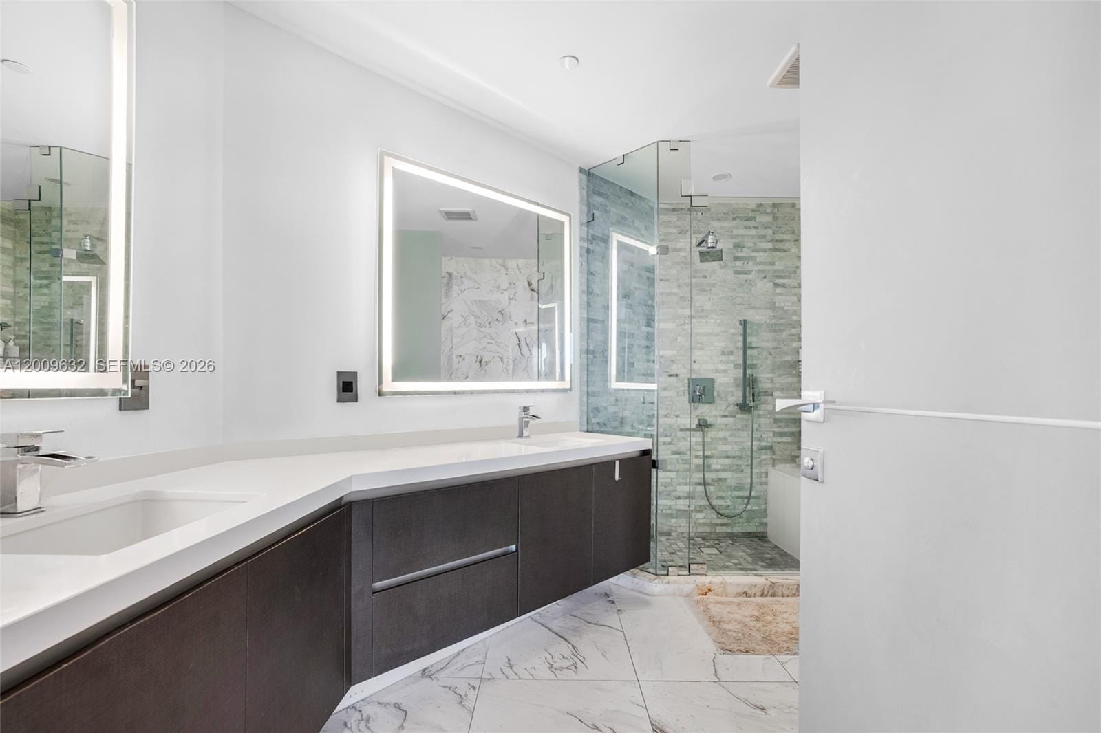 851 NE 1st Avenue 1408, Miami, FL 33132 photo 27
