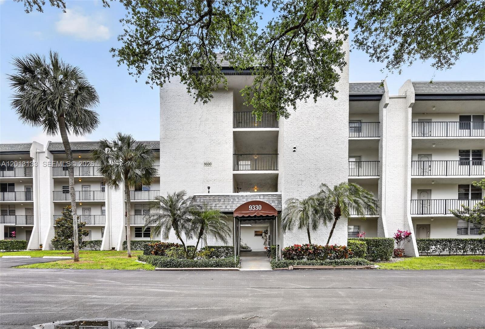 9330 Lagoon Place 307, Davie, FL 33324, Davie