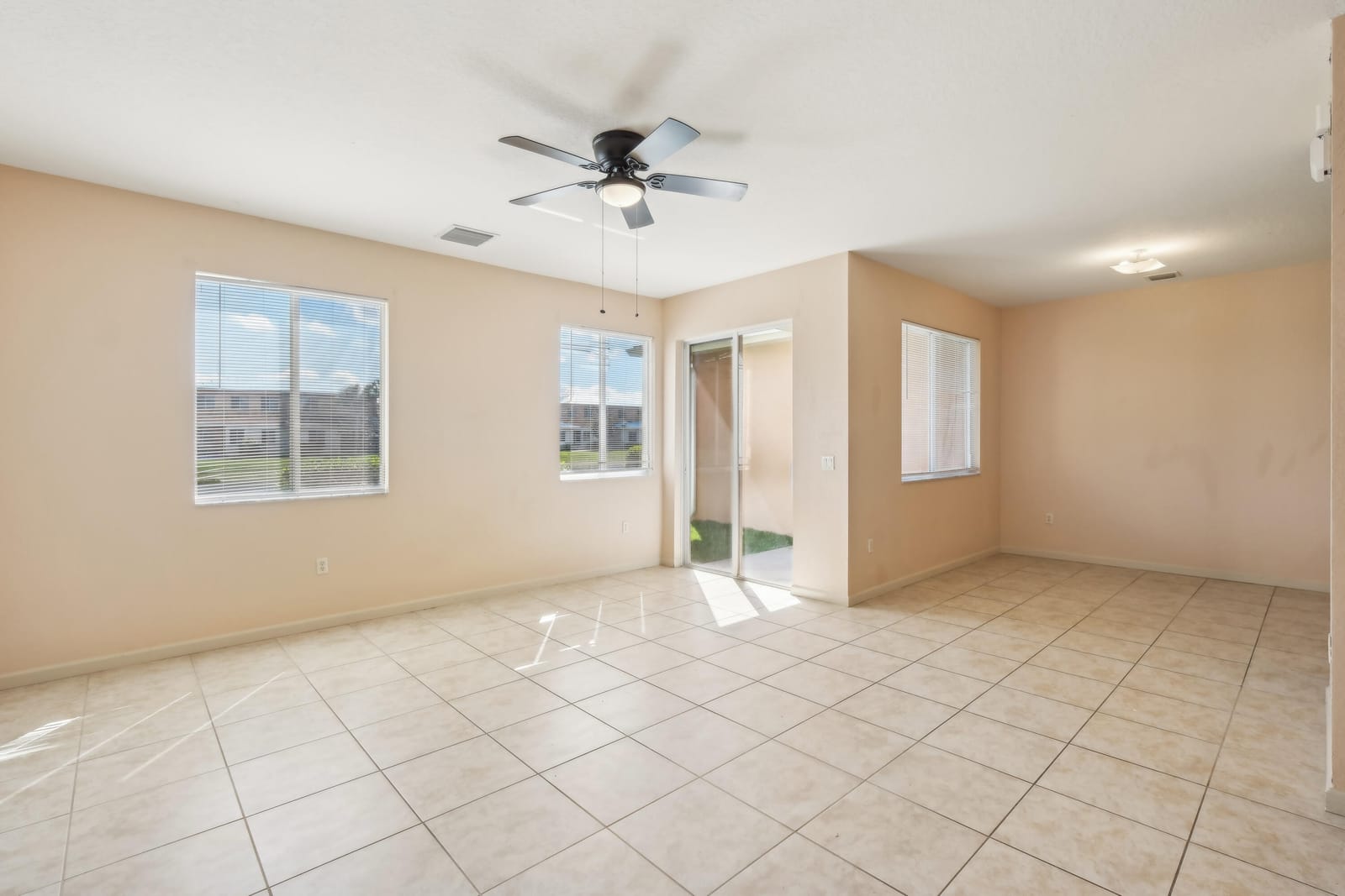 2584 SW Stockbridge Sq Square SW — photo 12