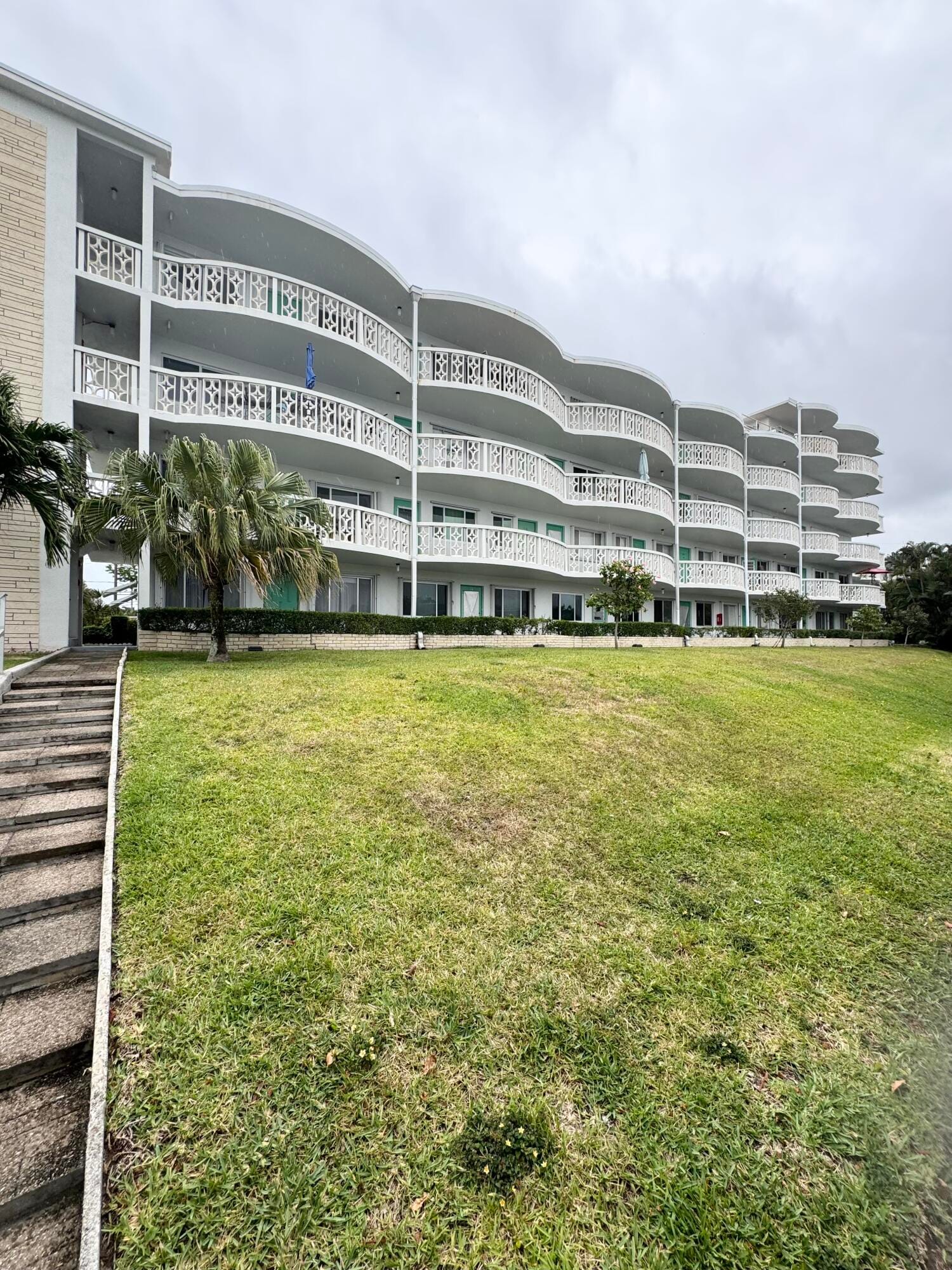 2381 Sunset Avenue 117, Lake Worth Beach, FL 33461 photo 2