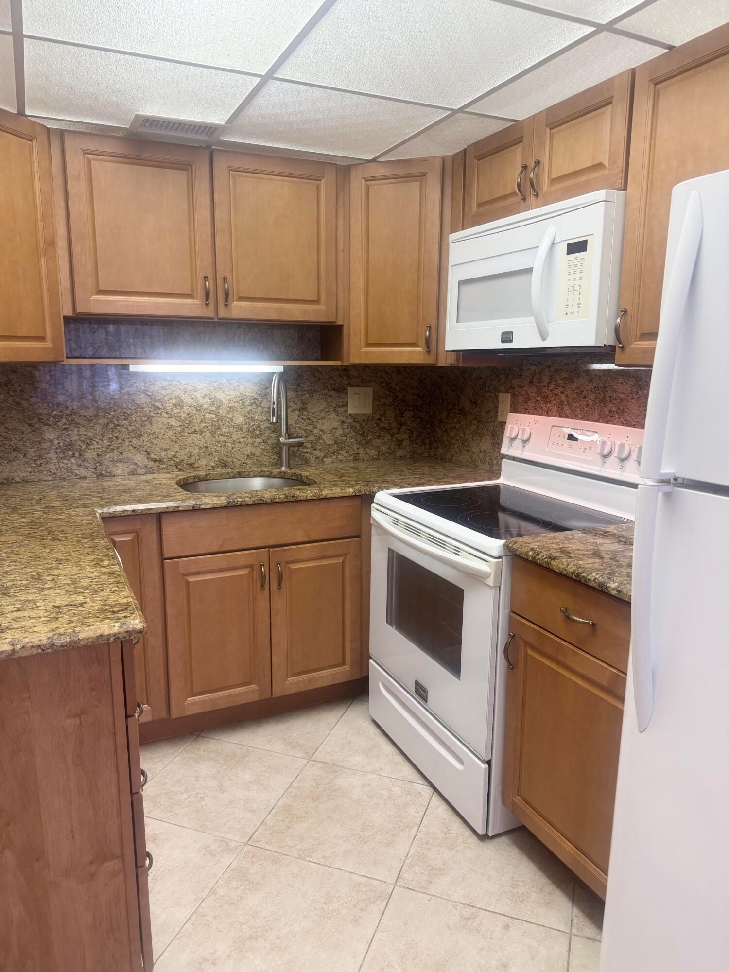 2381 Sunset Avenue 117, Lake Worth Beach, FL 33461 photo 6