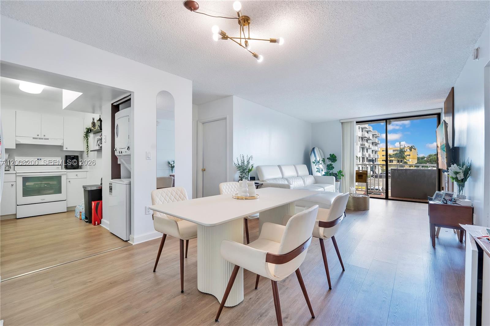8261 NW 8th Street 231, Miami, FL 33126, Miami