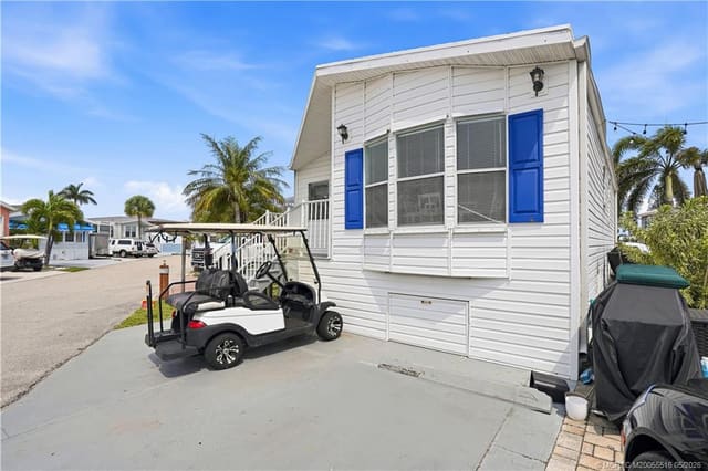 652 Nettles Boulevard, Outdoor Resorts At Nettles Island, Jensen Beach, FL