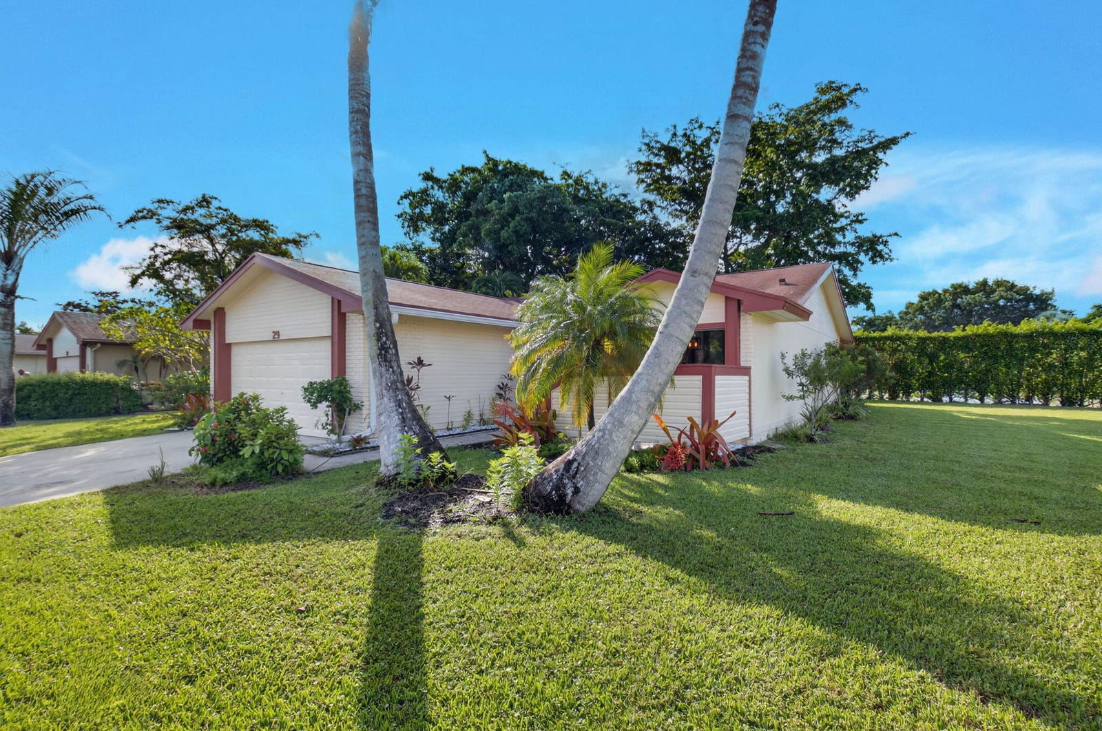 29 Fawlkland Circle, Boynton Beach, FL 33426 photo 1