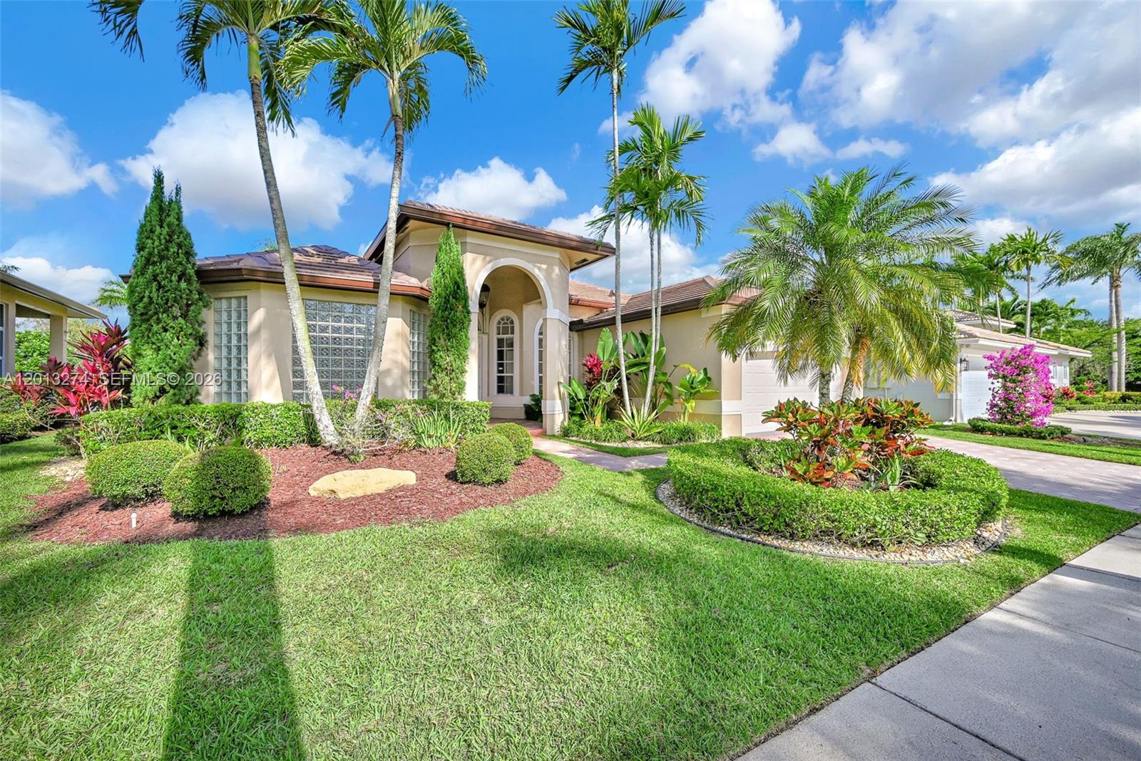 2553 Jardin Manor, Weston, FL 33327, Weston