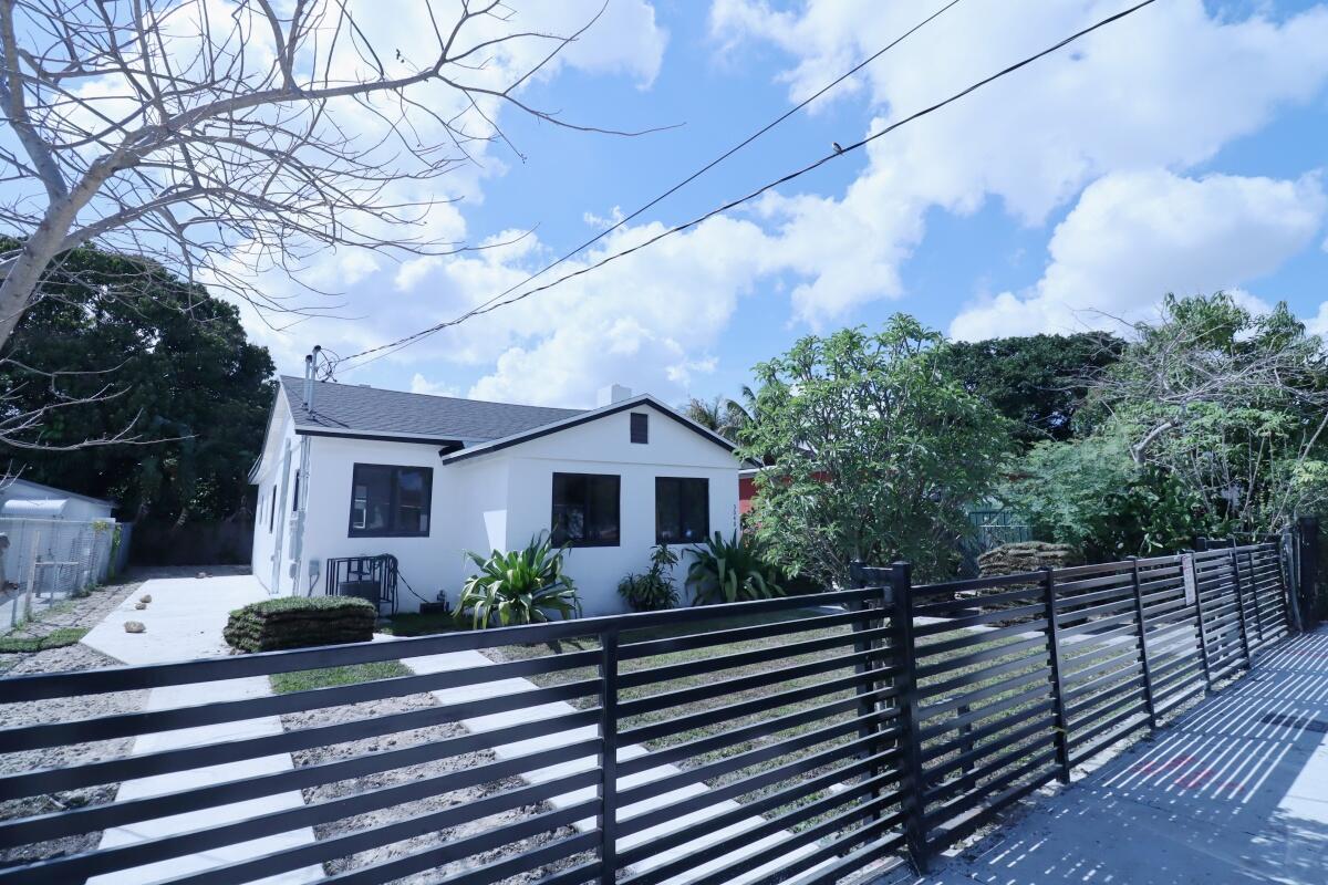 3040 NW 13th Avenue 2, Miami, FL 33142, Miami