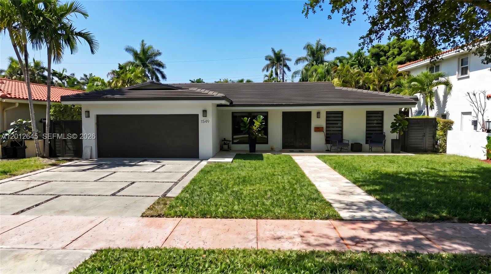1549 Zuleta Avenue — photo 1