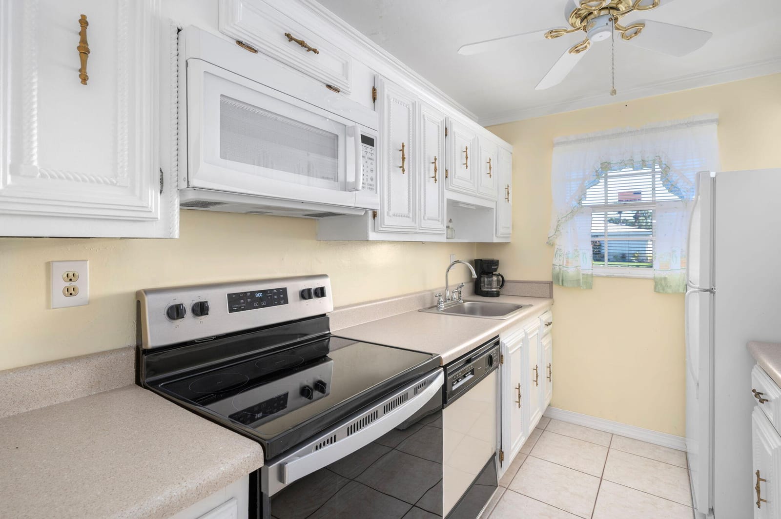 109 Lakes End Drive D, Fort Pierce, FL 34982 photo 6