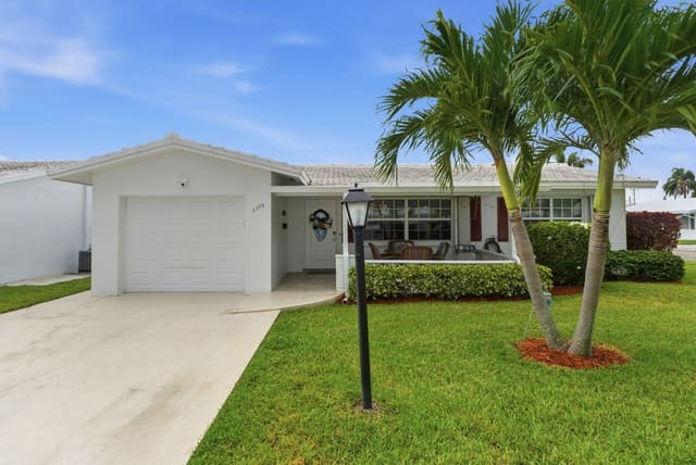 2398 SW 9th Avenue N, sold in Leisureville, Boynton Beach, FL