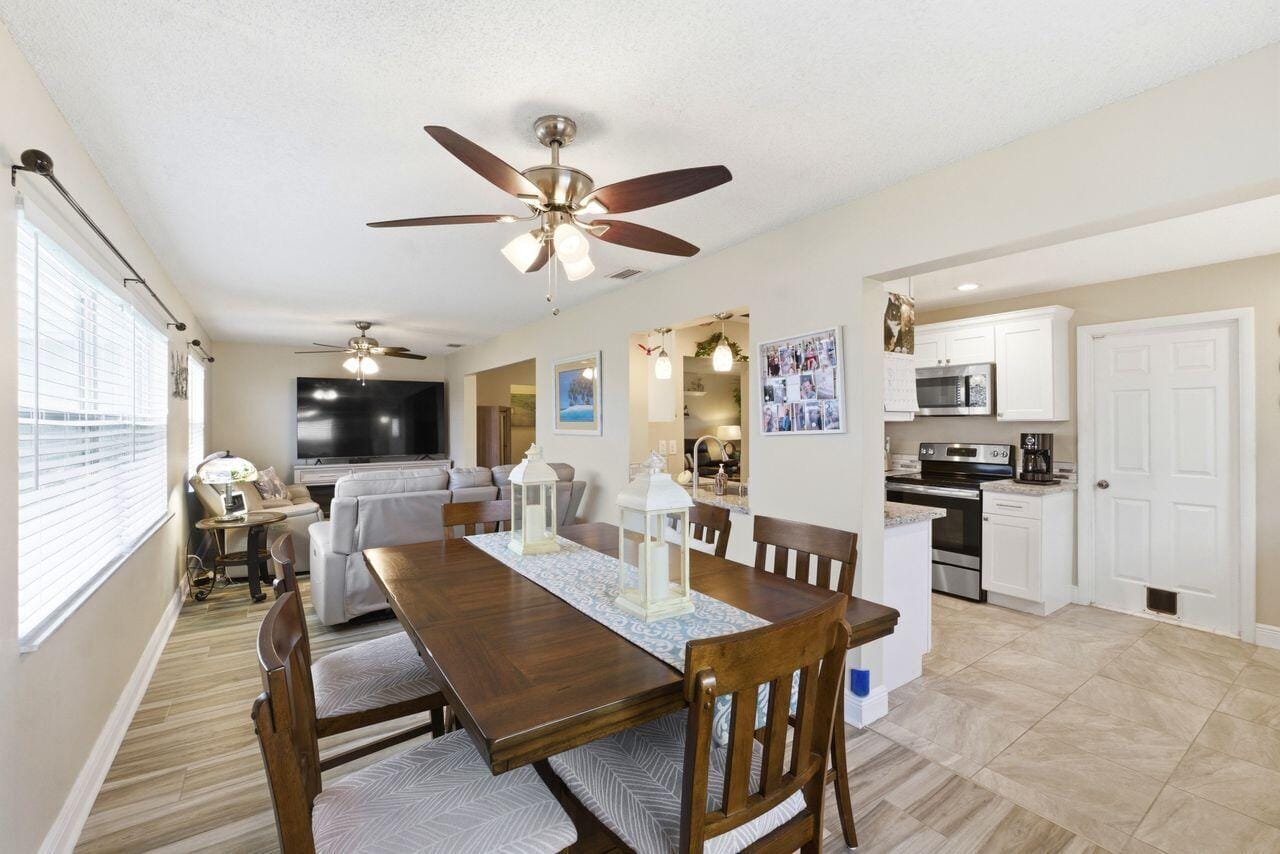 2398 SW 9th Avenue N, Boynton Beach, FL 33426 photo 16