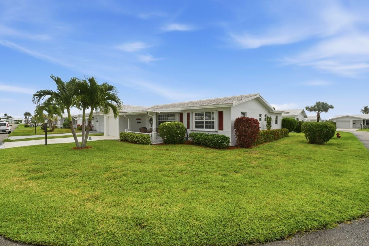 2398 SW 9th Avenue N, Boynton Beach, FL 33426 photo 4