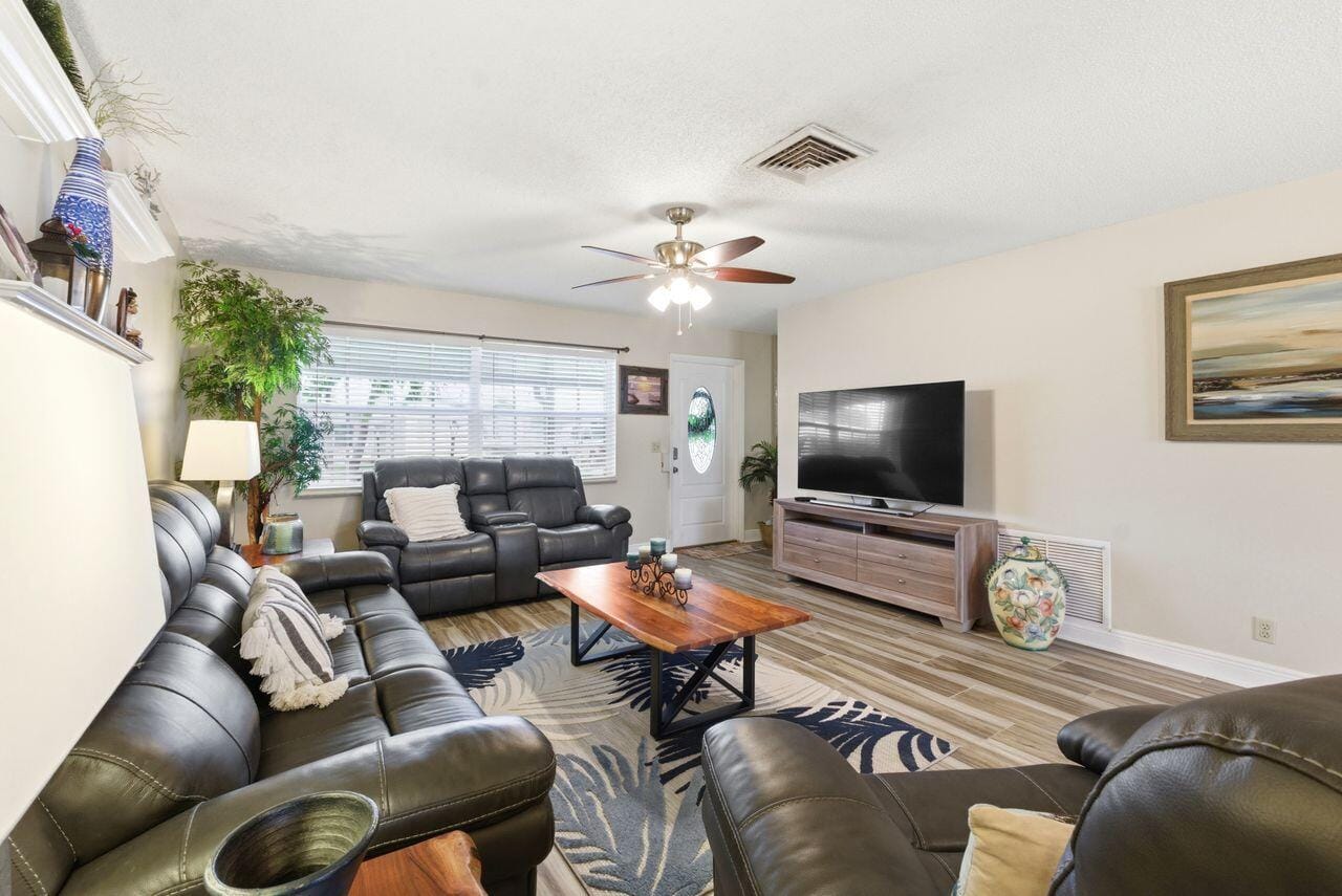 2398 SW 9th Avenue N, Boynton Beach, FL 33426 photo 6