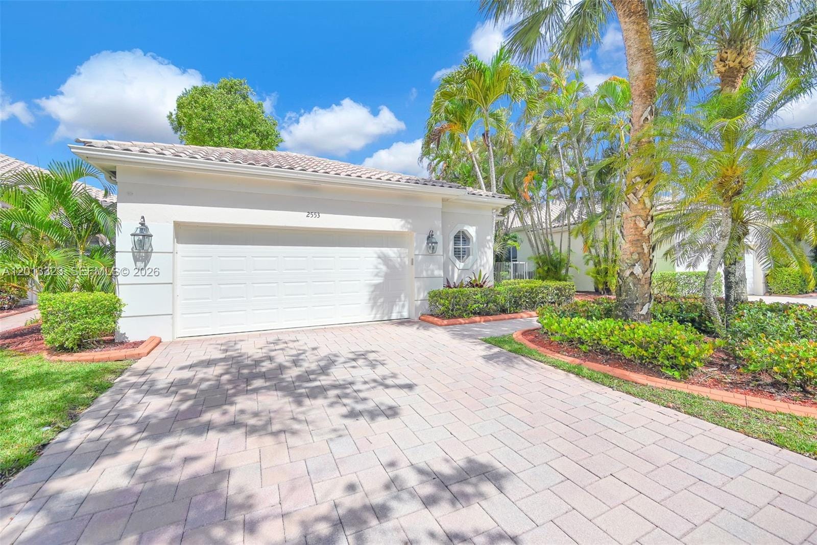 2553 Bay Pointe Drive — photo 2